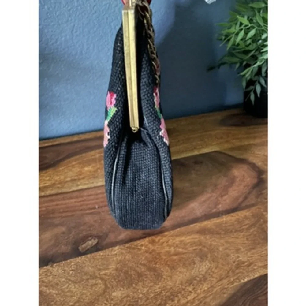Vintage Needlepoint Floral Tapestry Handbag‎ Purse Chain Handle 9x10
